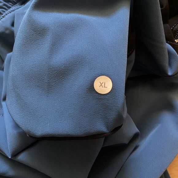 LULULEMON XL Men’s Pacebreaker Lined Running Shorts 10” Blue Black Stripe Casual - Picture 3 of 16